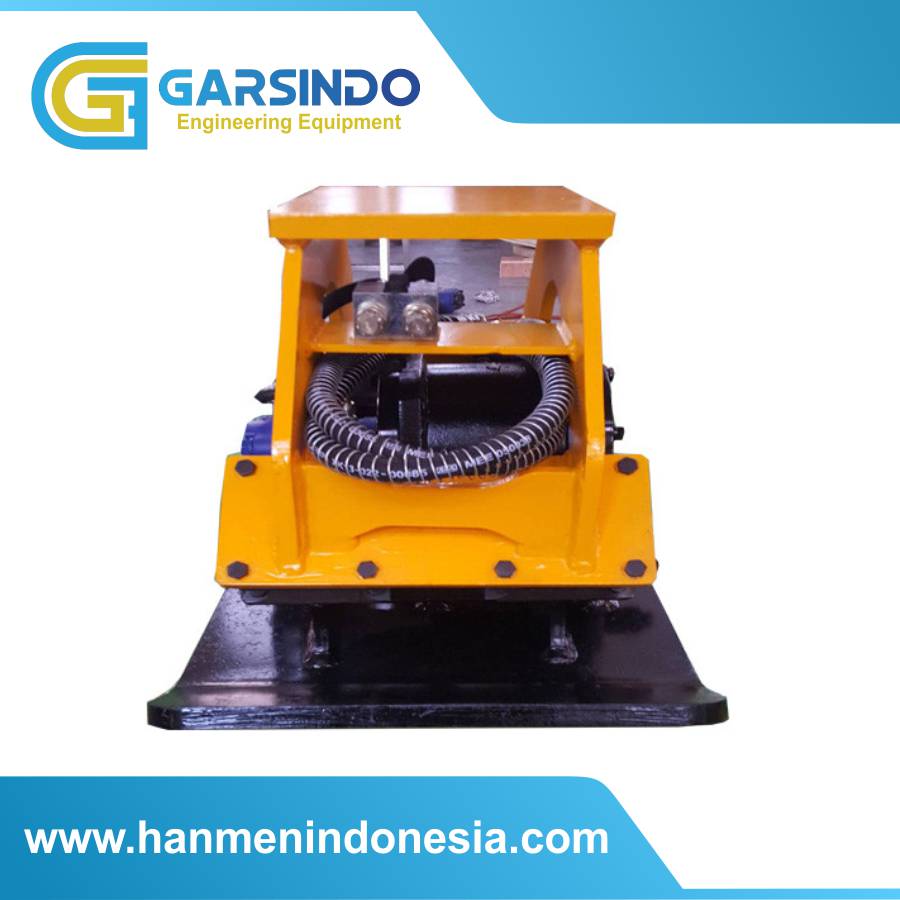 Hydraulic plate compactor